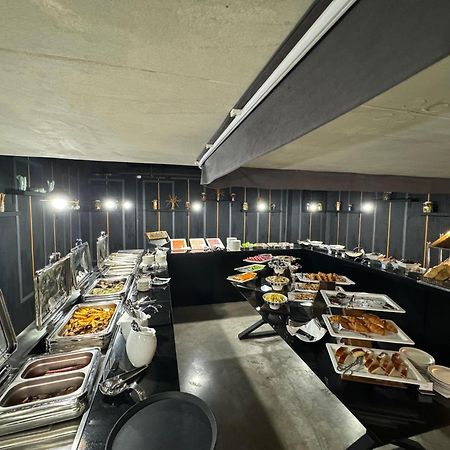 Your Sunshine Apartments Batumi Esterno foto