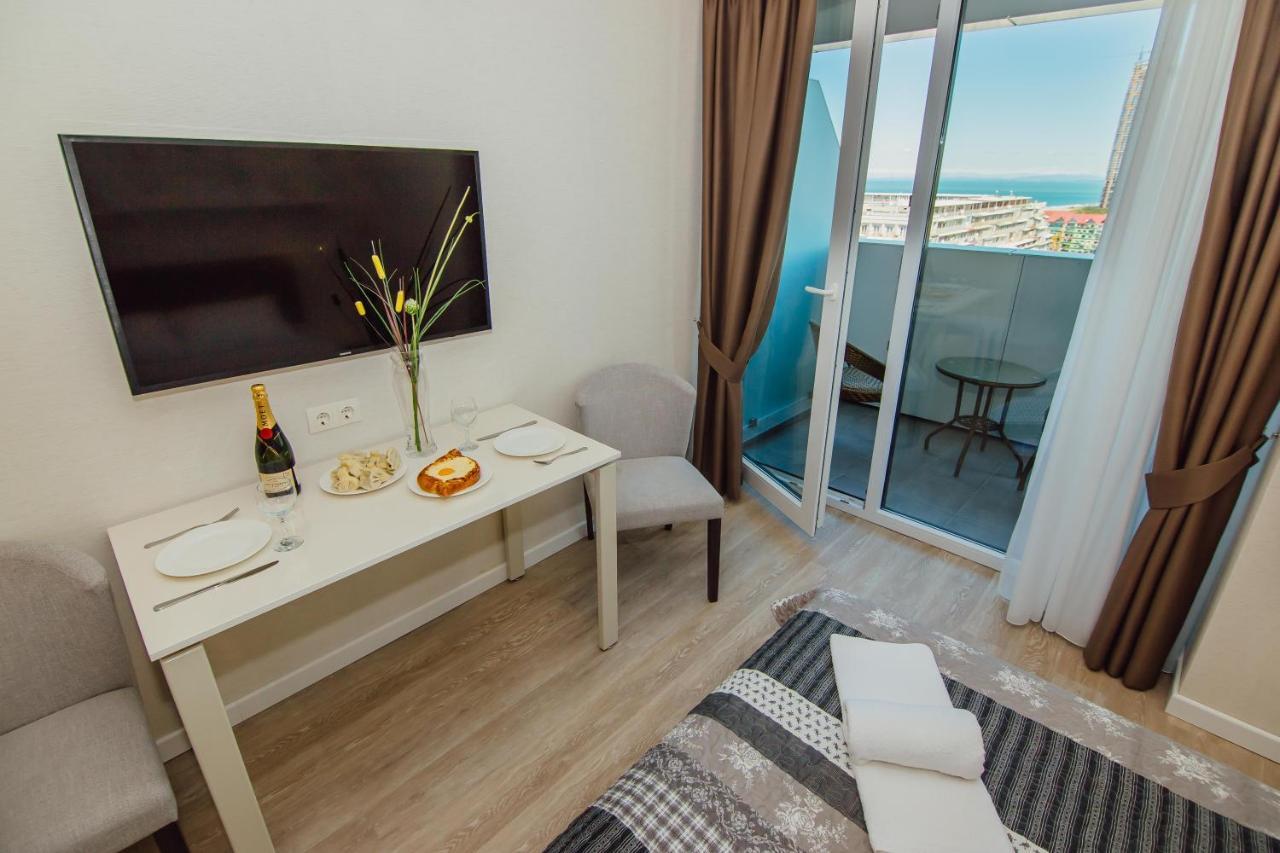Your Sunshine Apartments Batumi Esterno foto