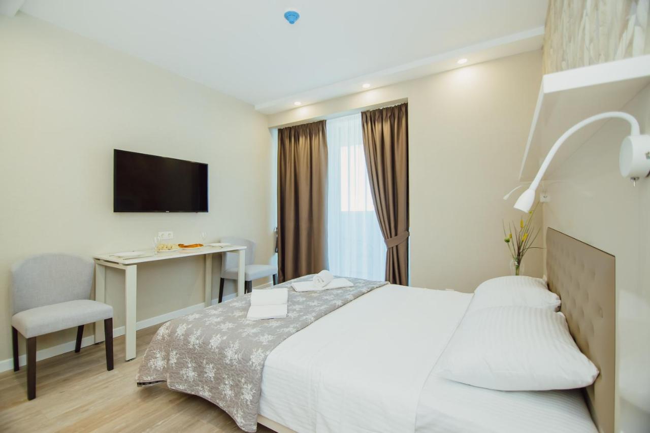 Your Sunshine Apartments Batumi Esterno foto