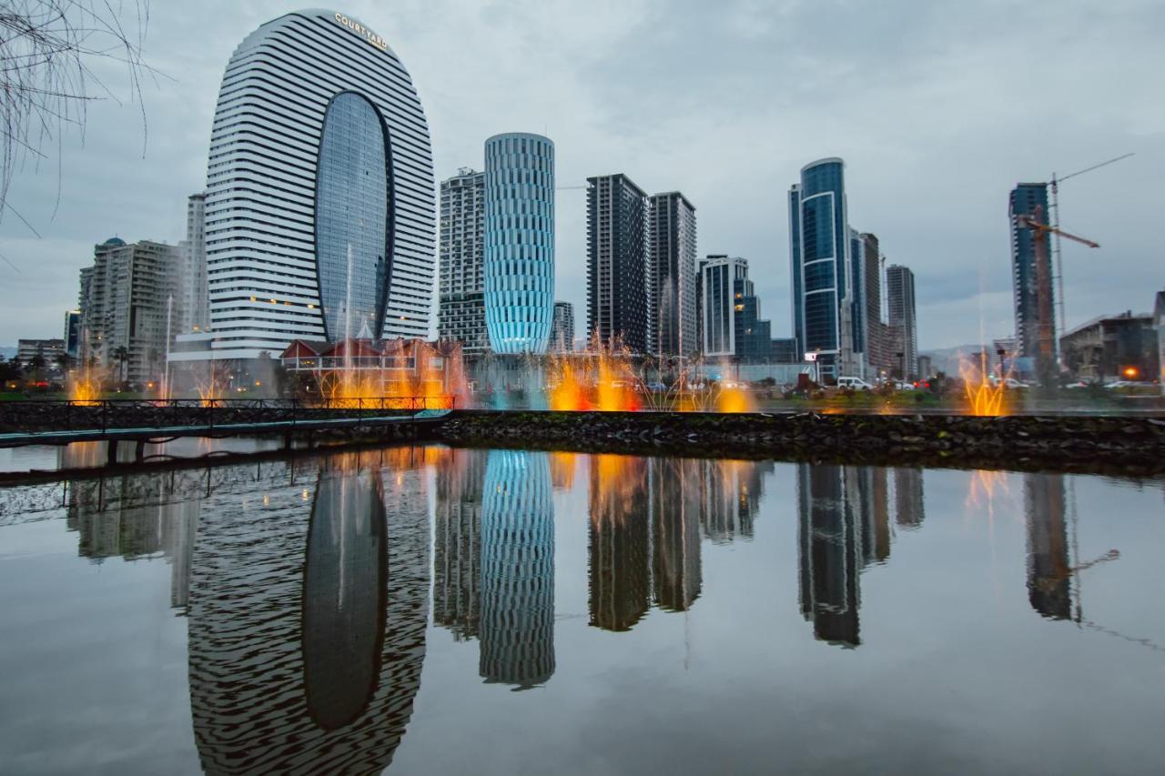 Your Sunshine Apartments Batumi Esterno foto