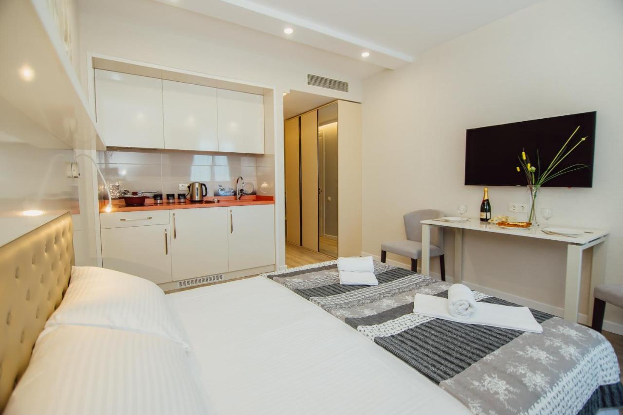 Your Sunshine Apartments Batumi Esterno foto