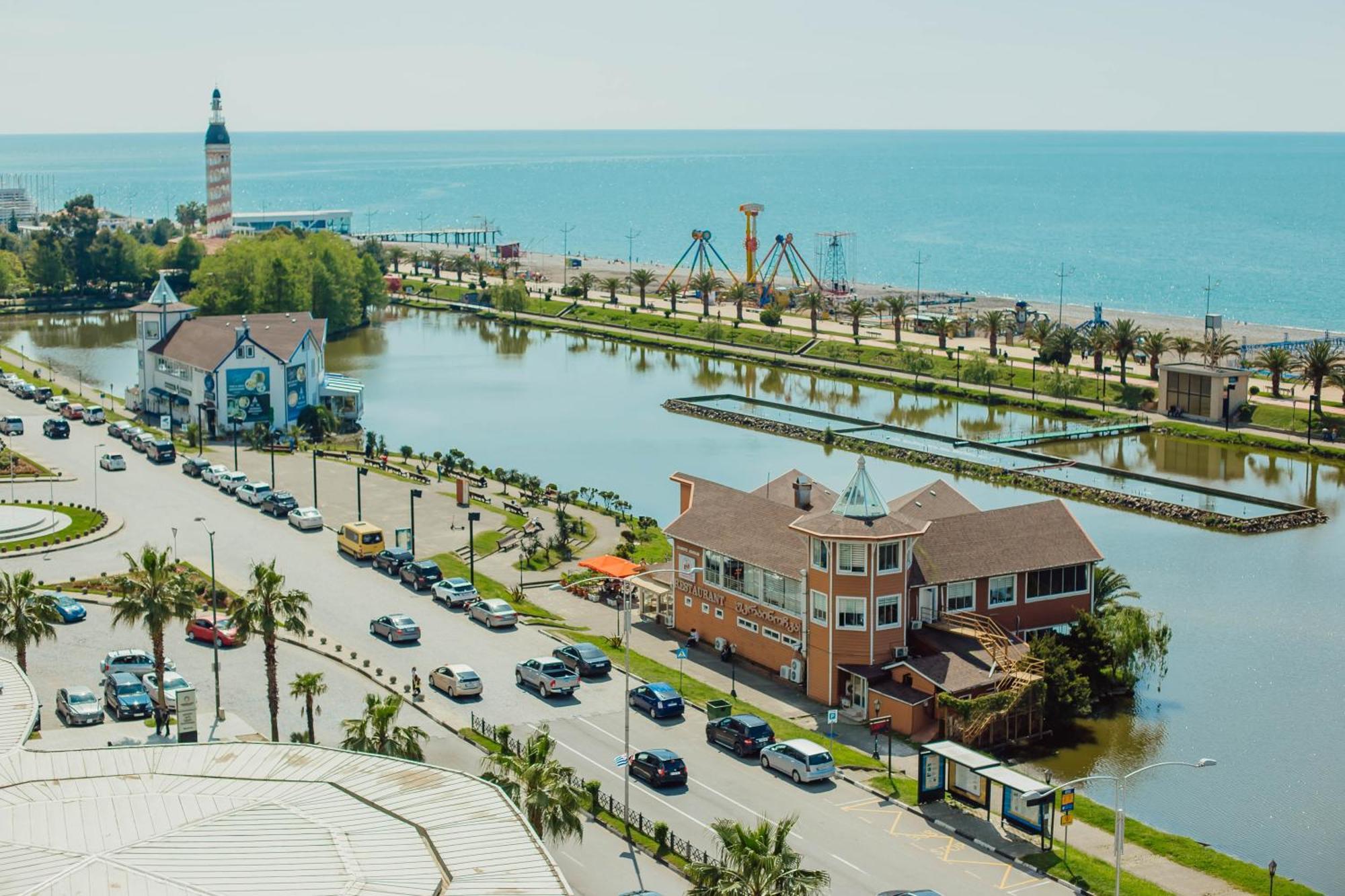 Your Sunshine Apartments Batumi Esterno foto
