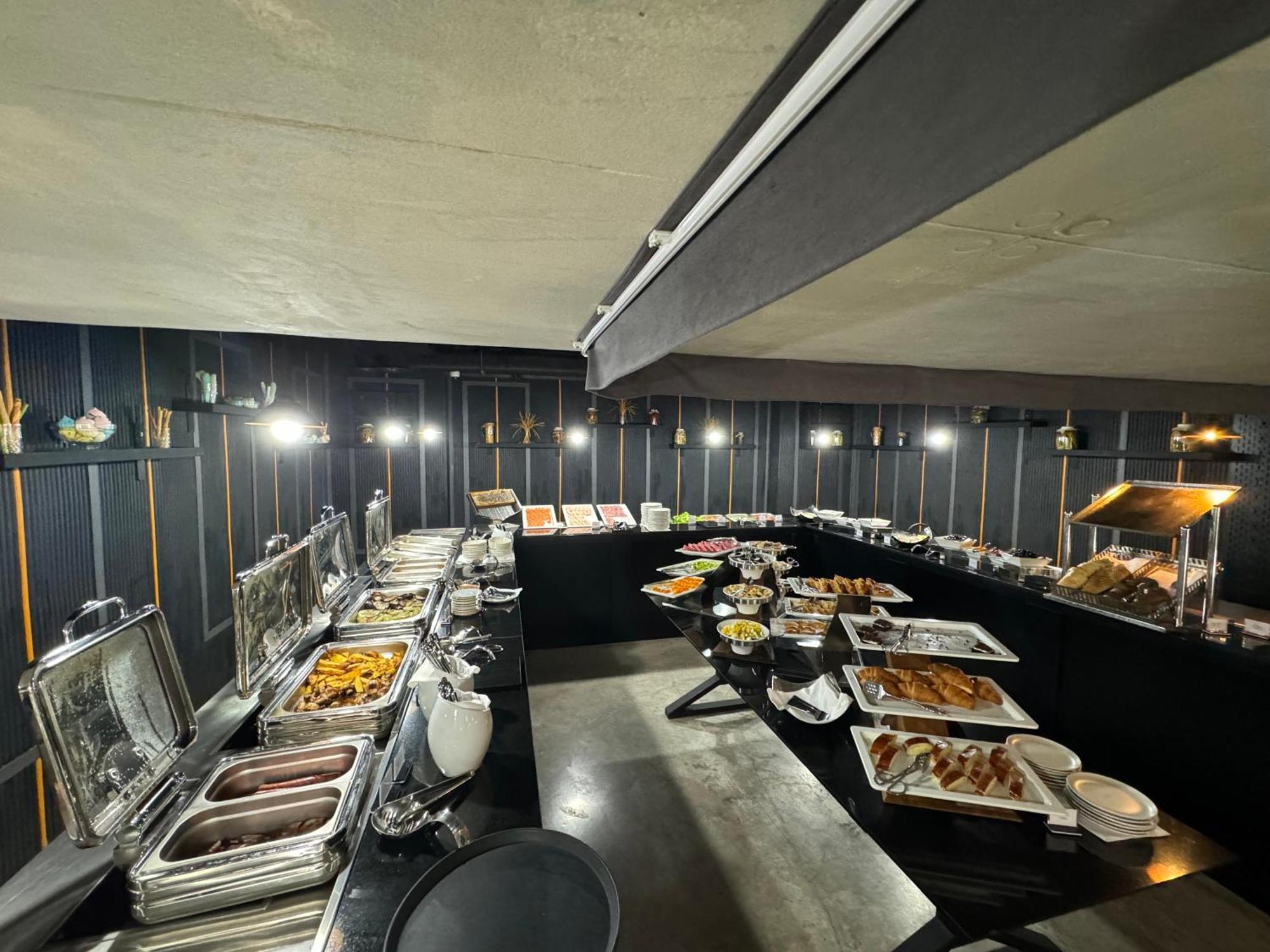 Your Sunshine Apartments Batumi Esterno foto
